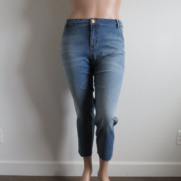Wit & Wisdom Jeans Women's DISTRESSED Cropped Blue Denim Plus Size 24 NWT - Picture 3 of 3